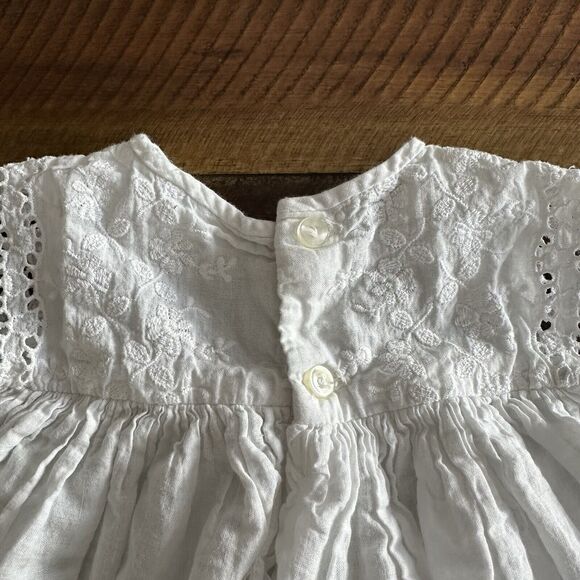 Vintage Baby Dress White Floral Embroidery Eyelet Button Back Size 6 Months - Picture 5 of 8
